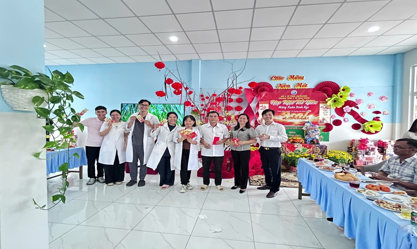 Trung tâm Y tế Tịnh Biên tổ chức họp mặt chào xuân Bính Ngọ năm 2026